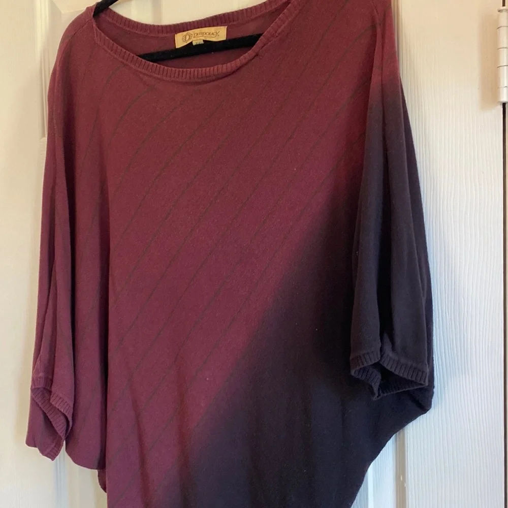 Democracy Knit Ombre Stripe Poncho Style Sweater. Burgundy and Black. Size XL - Picture 4 of 6
